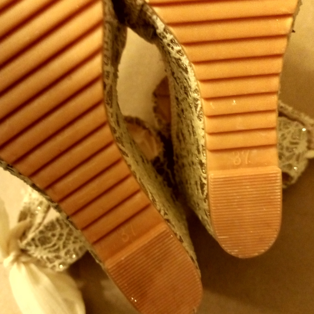 Women's very cute summer wedge's